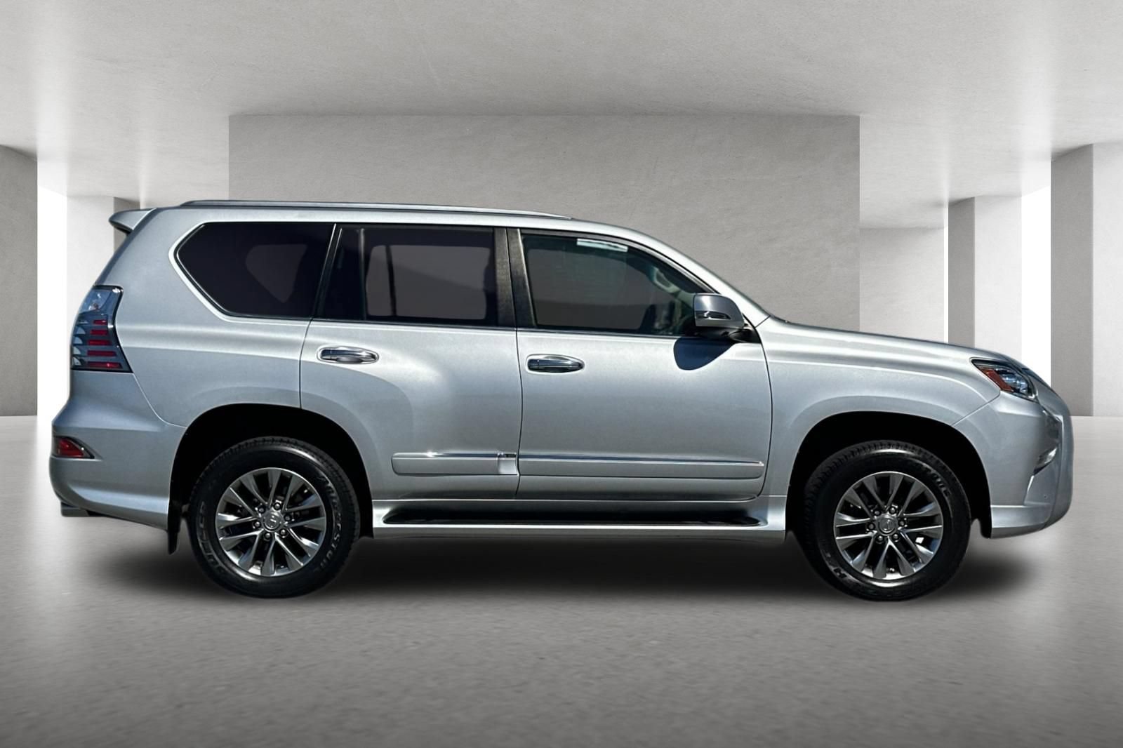Used 2019 Lexus GX 460 Luxury AWD/4WD image 3