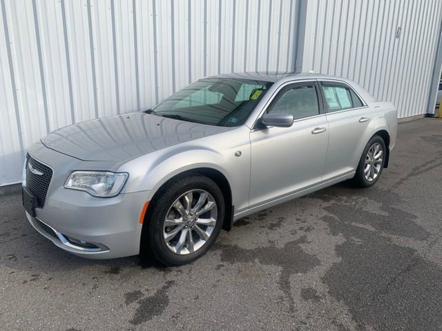 Used 2020 Chrysler 300 Touring L w/ Value Package AWD/4WD image 6
