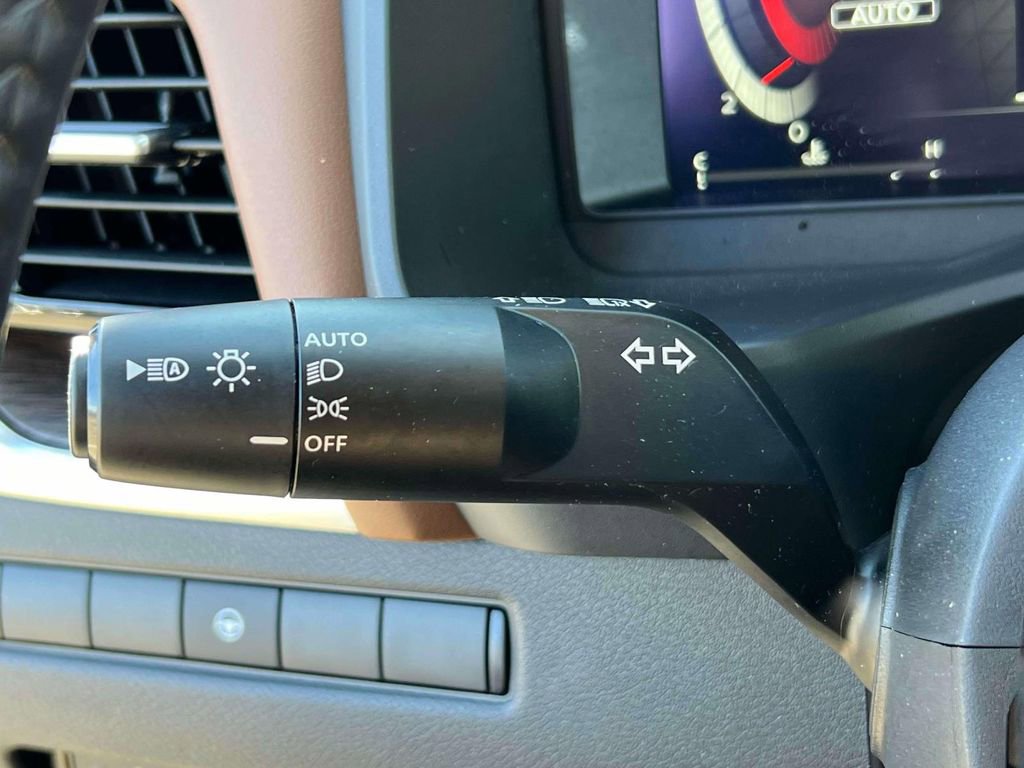 Used 2024 Nissan Rogue Platinum image 25