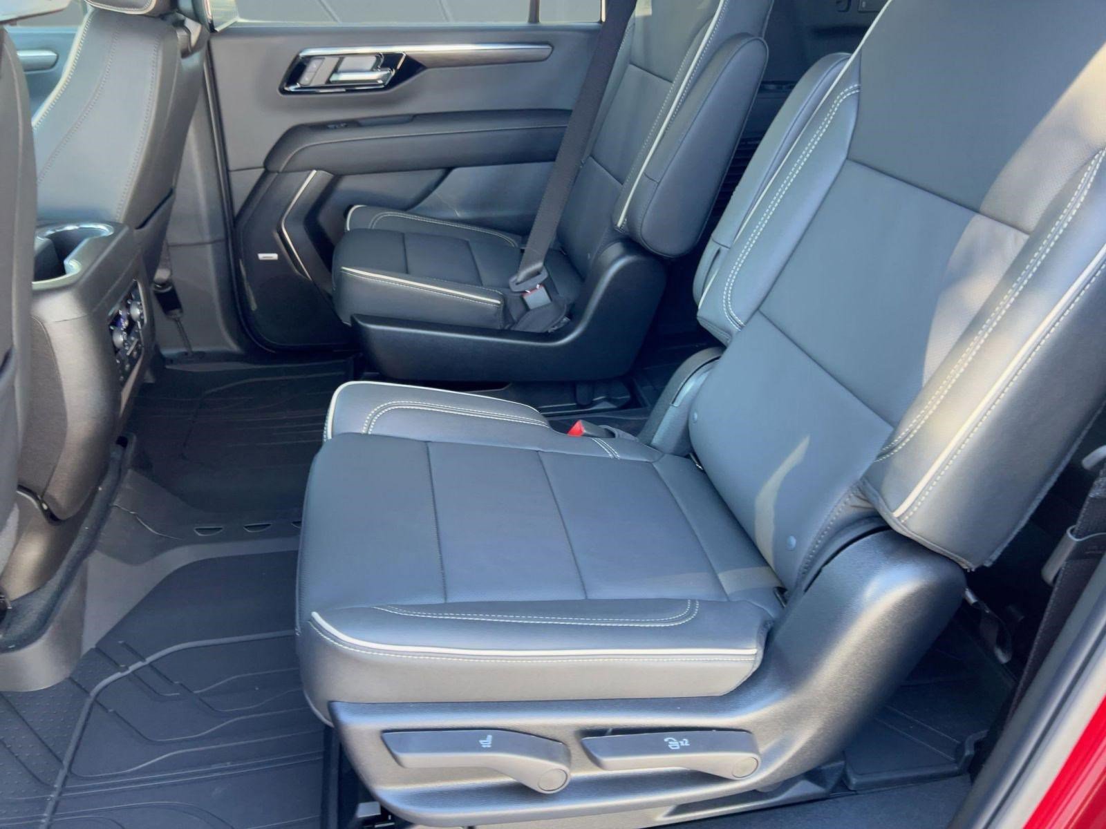 Certified 2026 Chevrolet Suburban Premier RWD image 14