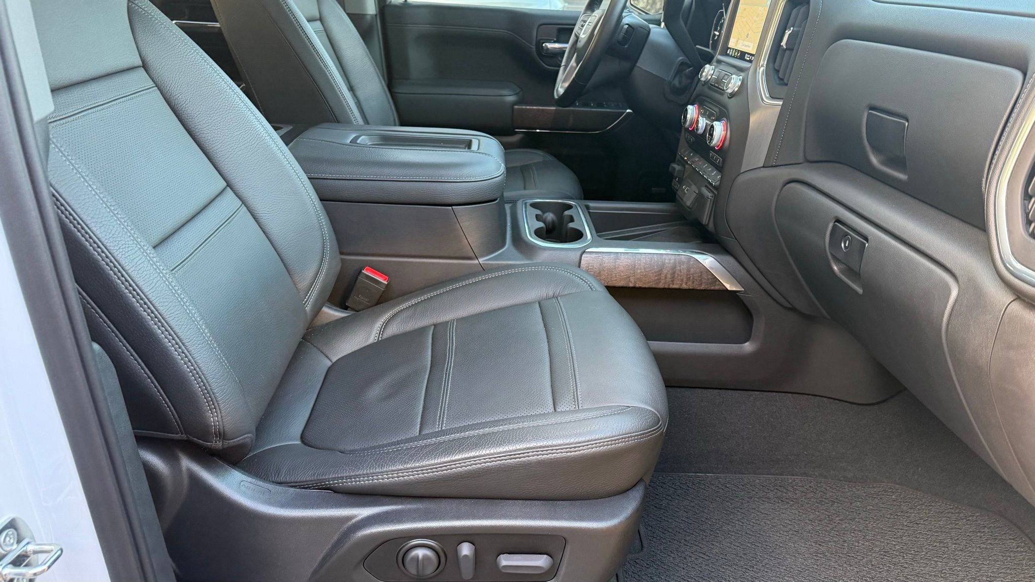 Used 2022 GMC Sierra 1500 Denali w/ Denali Premium Package image 19