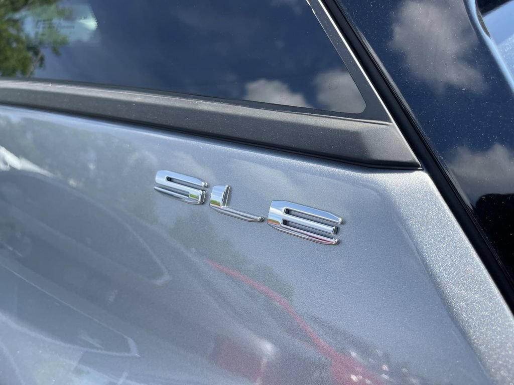 Used 2024 GMC Terrain SLE w/ Driver Convenience Package AWD/4WD image 10