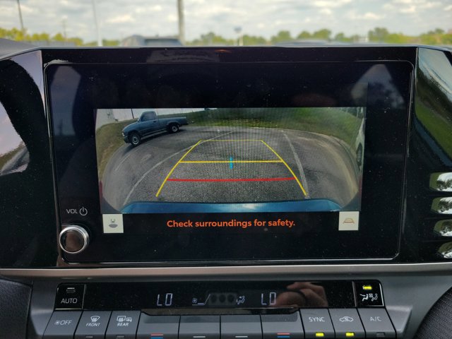 Used 2025 Toyota Camry SE image 10
