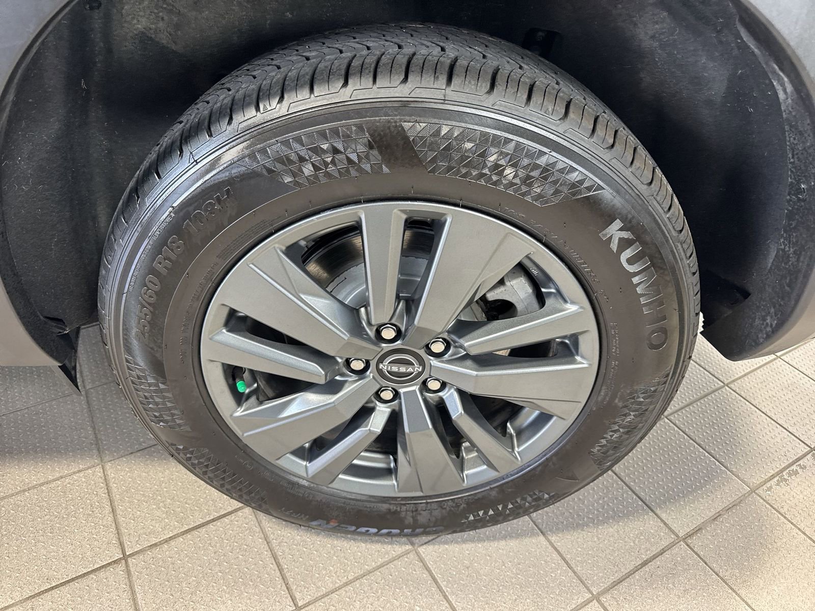 Certified 2025 Nissan Pathfinder SV image 12