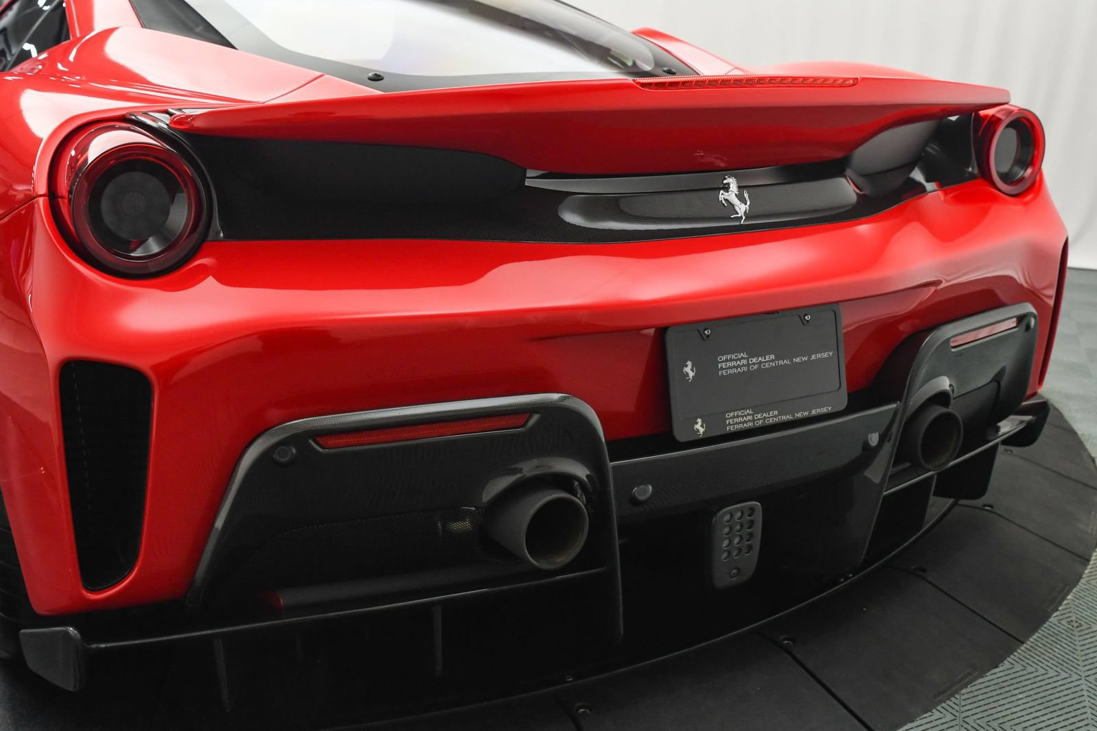 Used 2020 Ferrari 488 Pista Coupe RWD image 10
