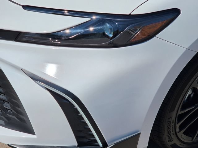 Used 2025 Toyota Camry SE w/ Convenience Package FWD image 6