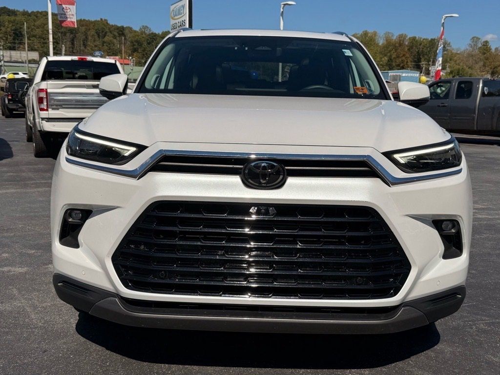 Used 2024 Toyota Grand Highlander Limited image 12