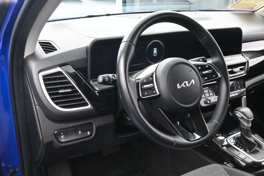 Used 2024 Kia Seltos S FWD image 15