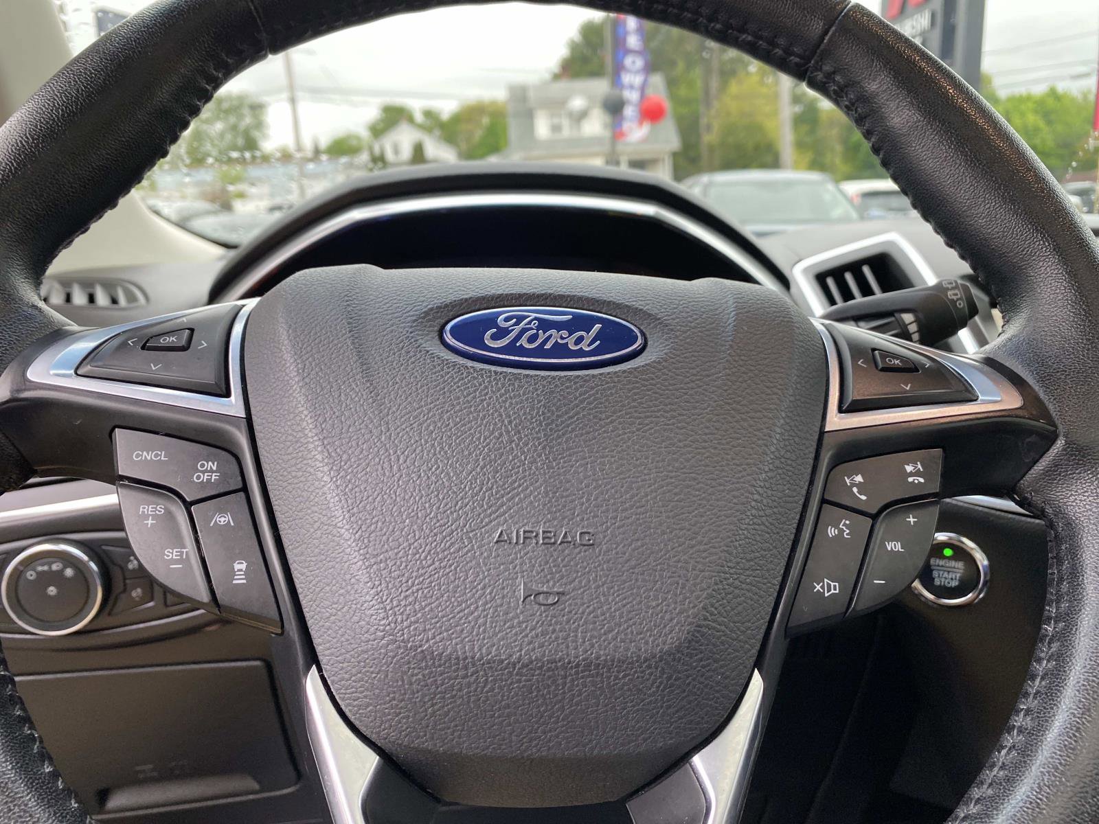 Used 2019 Ford Edge Titanium w/ Equipment Group 301A AWD/4WD image 17