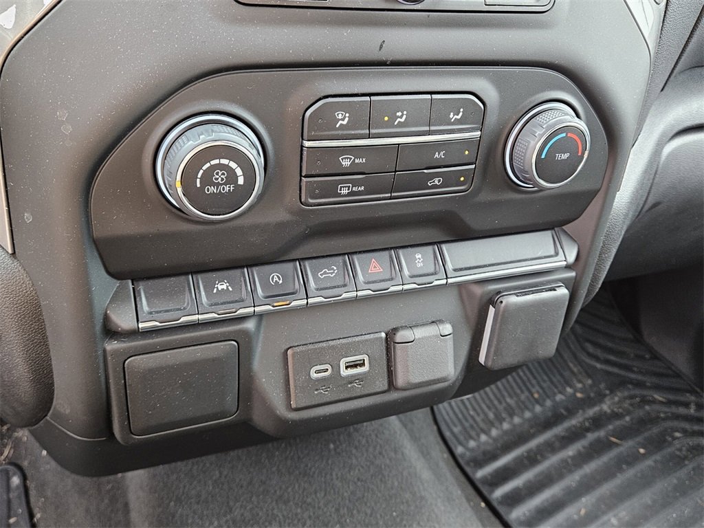 Used 2024 Chevrolet Silverado 1500 Custom image 22