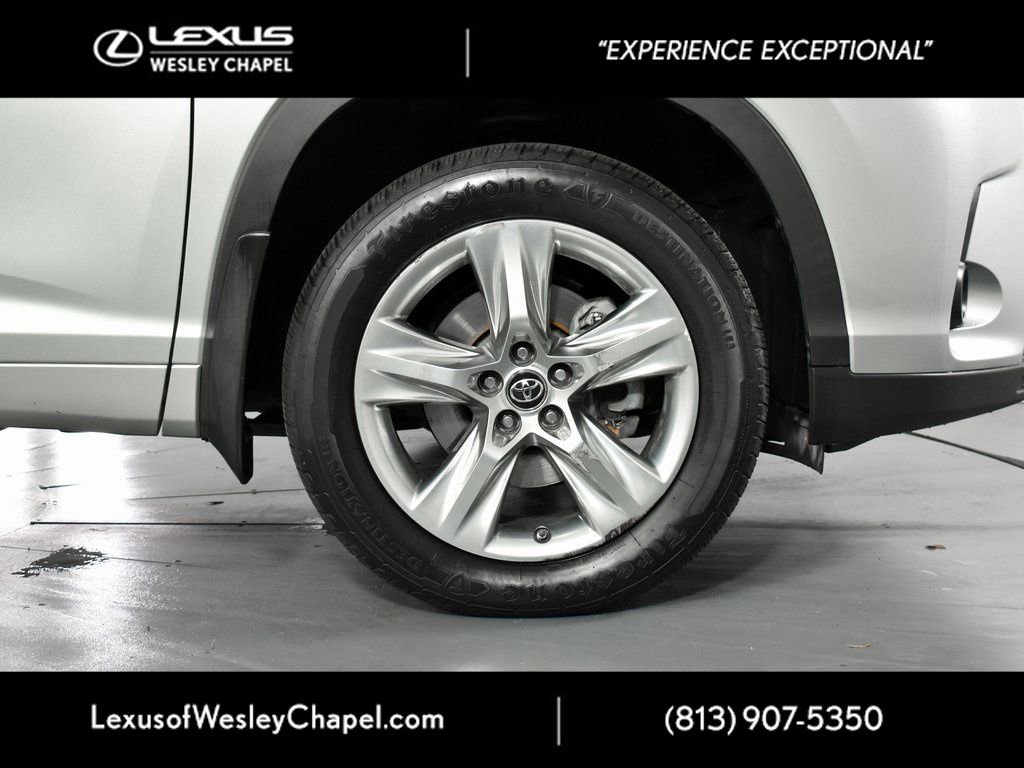 Used 2017 Toyota Highlander Limited image 5