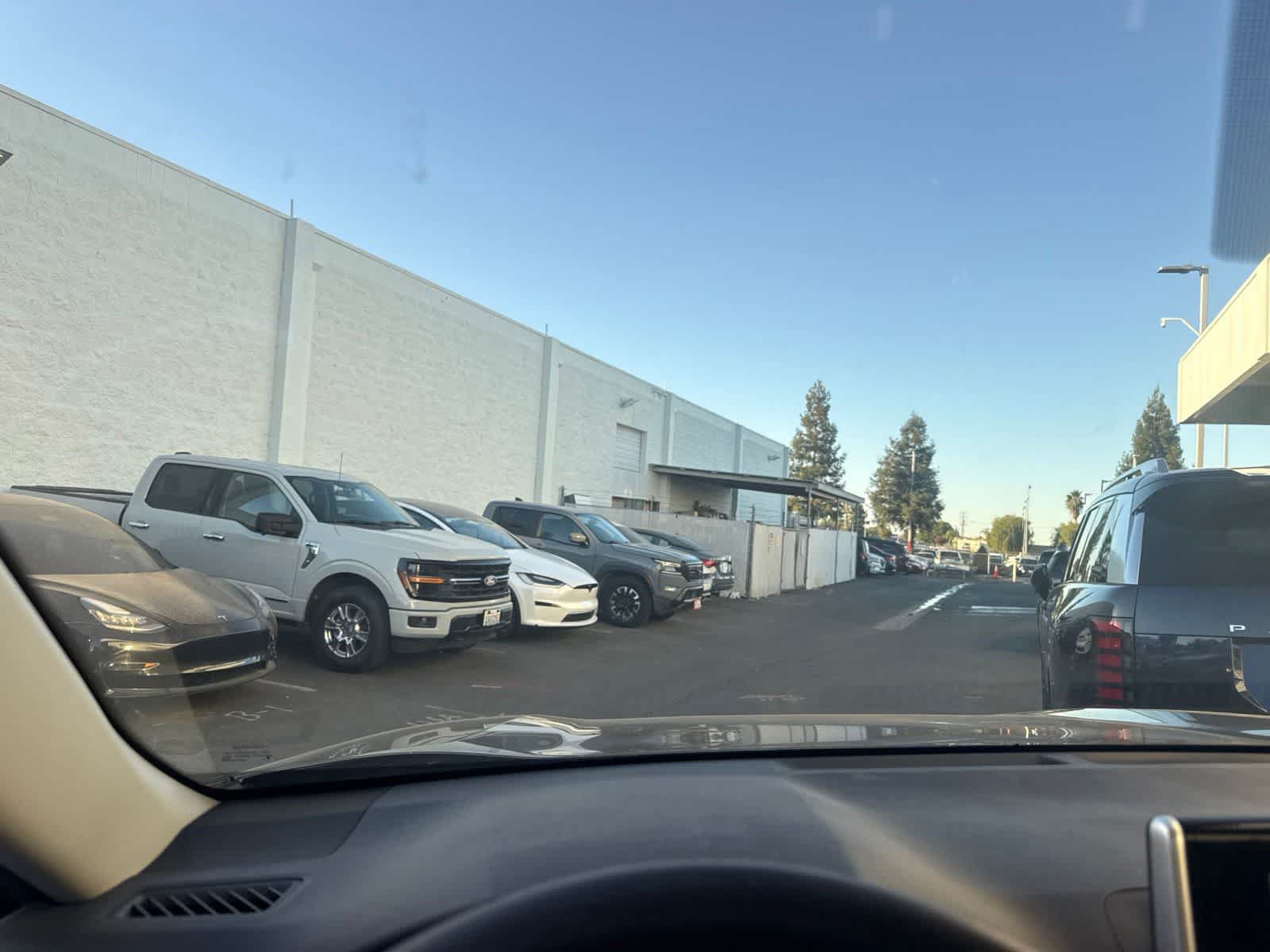 Used 2025 Toyota RAV4 XLE FWD image 24