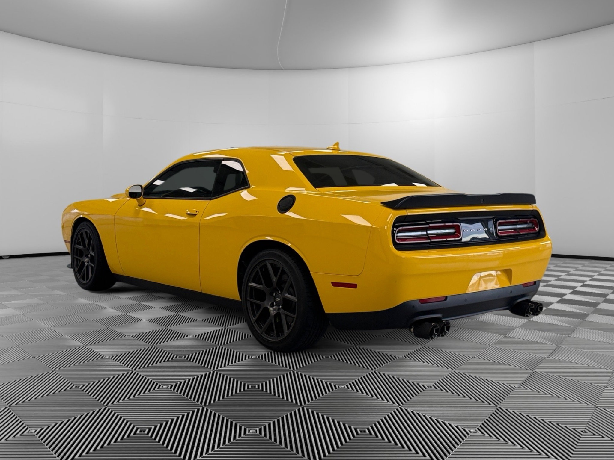 Used 2018 Dodge Challenger R/T Scat Pack RWD image 6