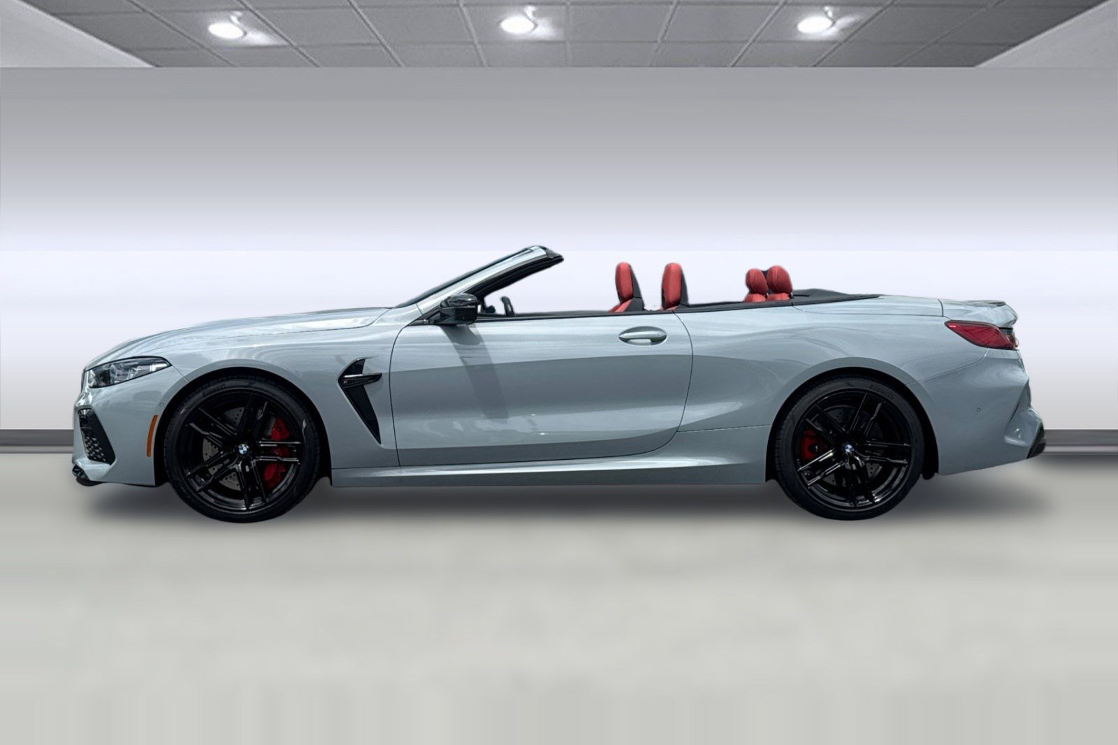 Used 2025 BMW M8 Competition AWD/4WD image 2