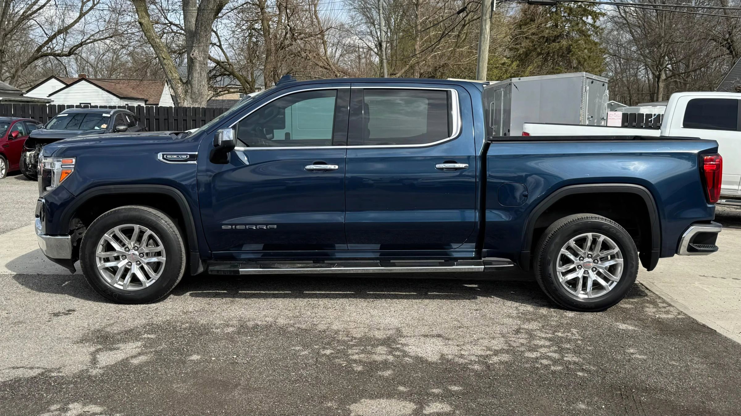 Used 2021 GMC Sierra 1500 SLT RWD image 2