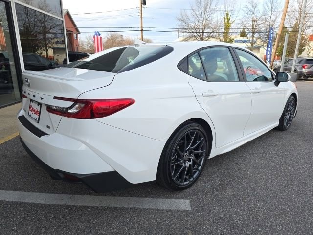 Used 2025 Toyota Camry SE w/ Convenience Package image 33