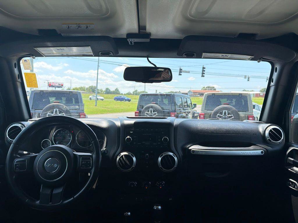 Used 2017 Jeep Wrangler Unlimited Sahara AWD/4WD image 20