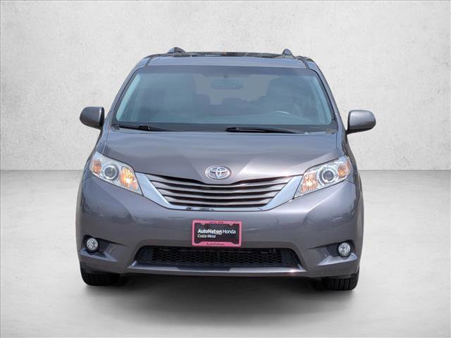 Used 2015 Toyota Sienna XLE FWD image 2