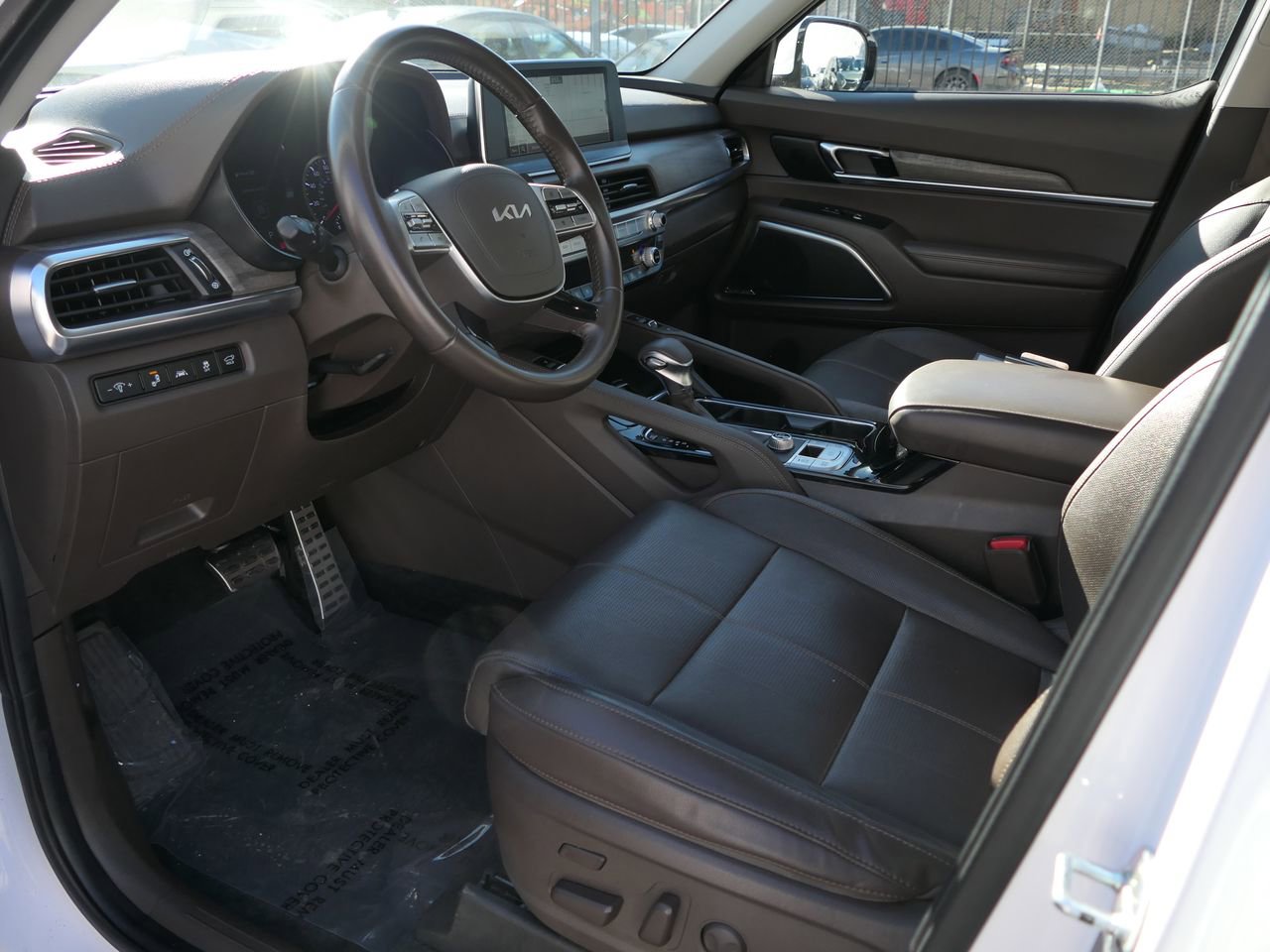 Used 2022 Kia Telluride SX w/ Towing Package image 11