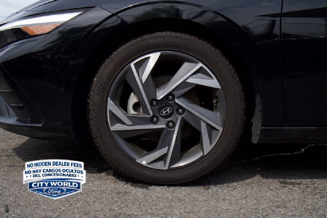 Used 2025 Hyundai Elantra SEL FWD image 6