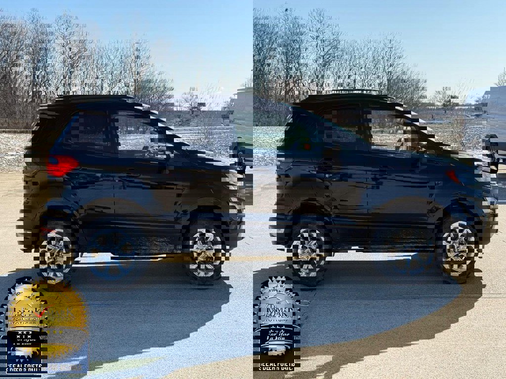 Used 2018 Ford EcoSport SE w/ SE Convenience Package image 4