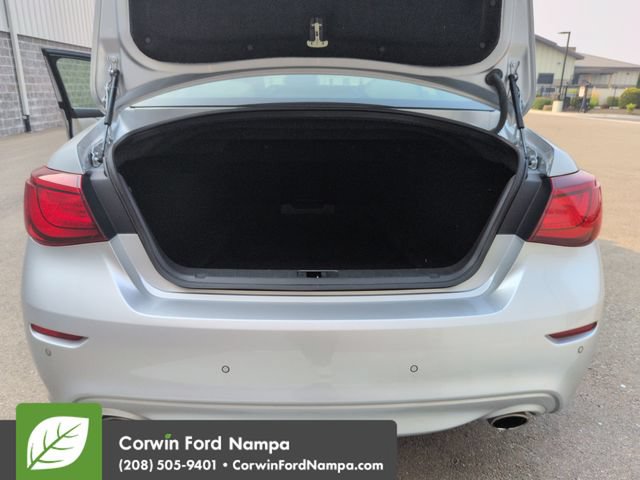 Used 2016 INFINITI Q70 3.7 w/ Deluxe Touring Package AWD/4WD image 29