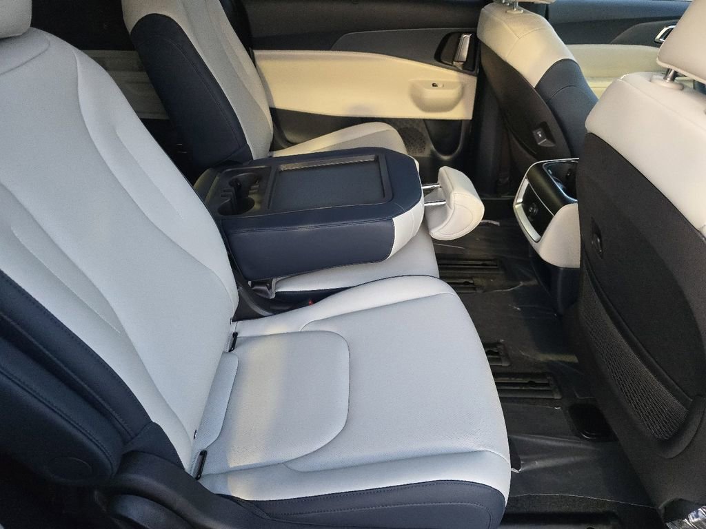 New 2026 Kia Carnival EX image 19
