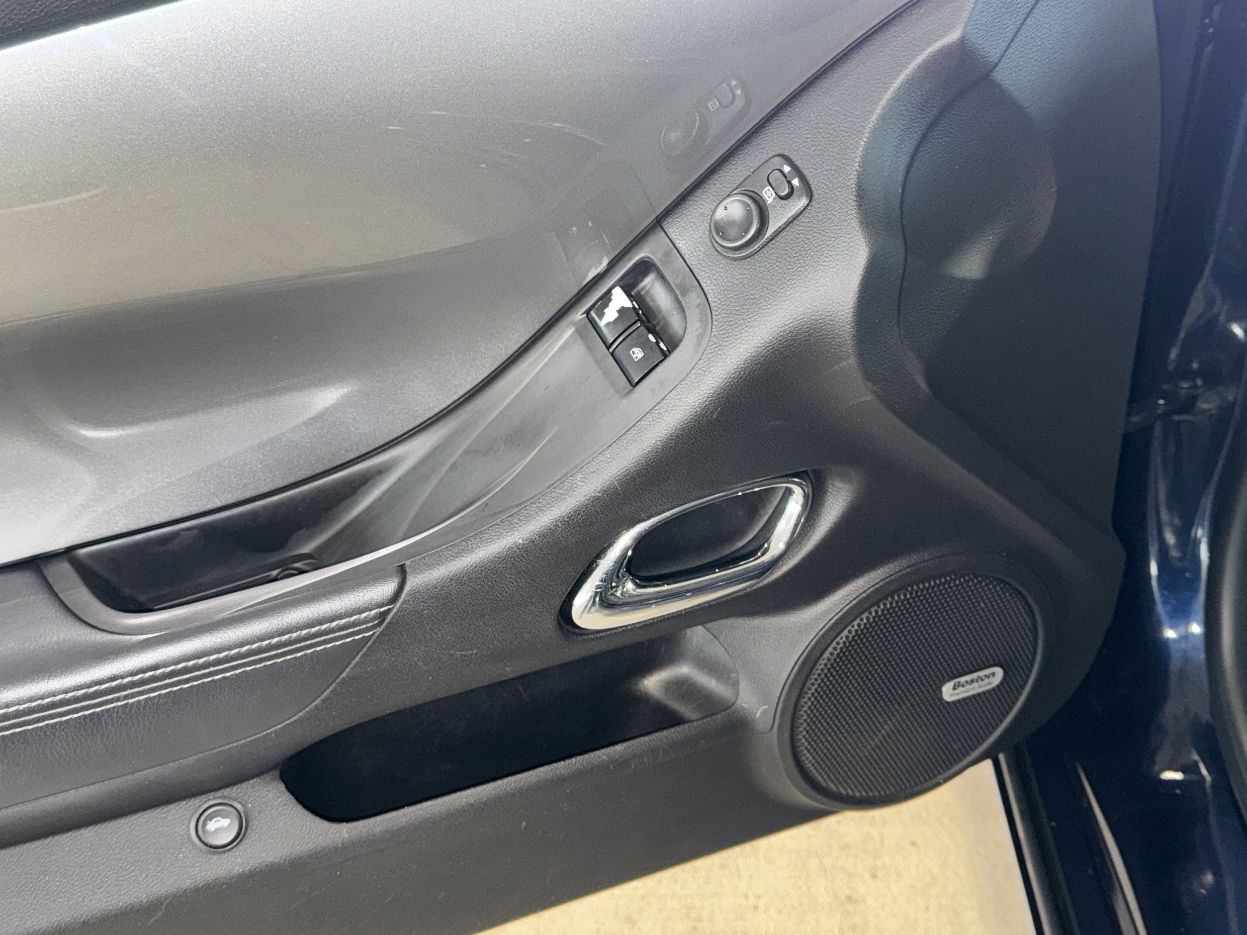 Used 2010 Chevrolet Camaro LT image 14