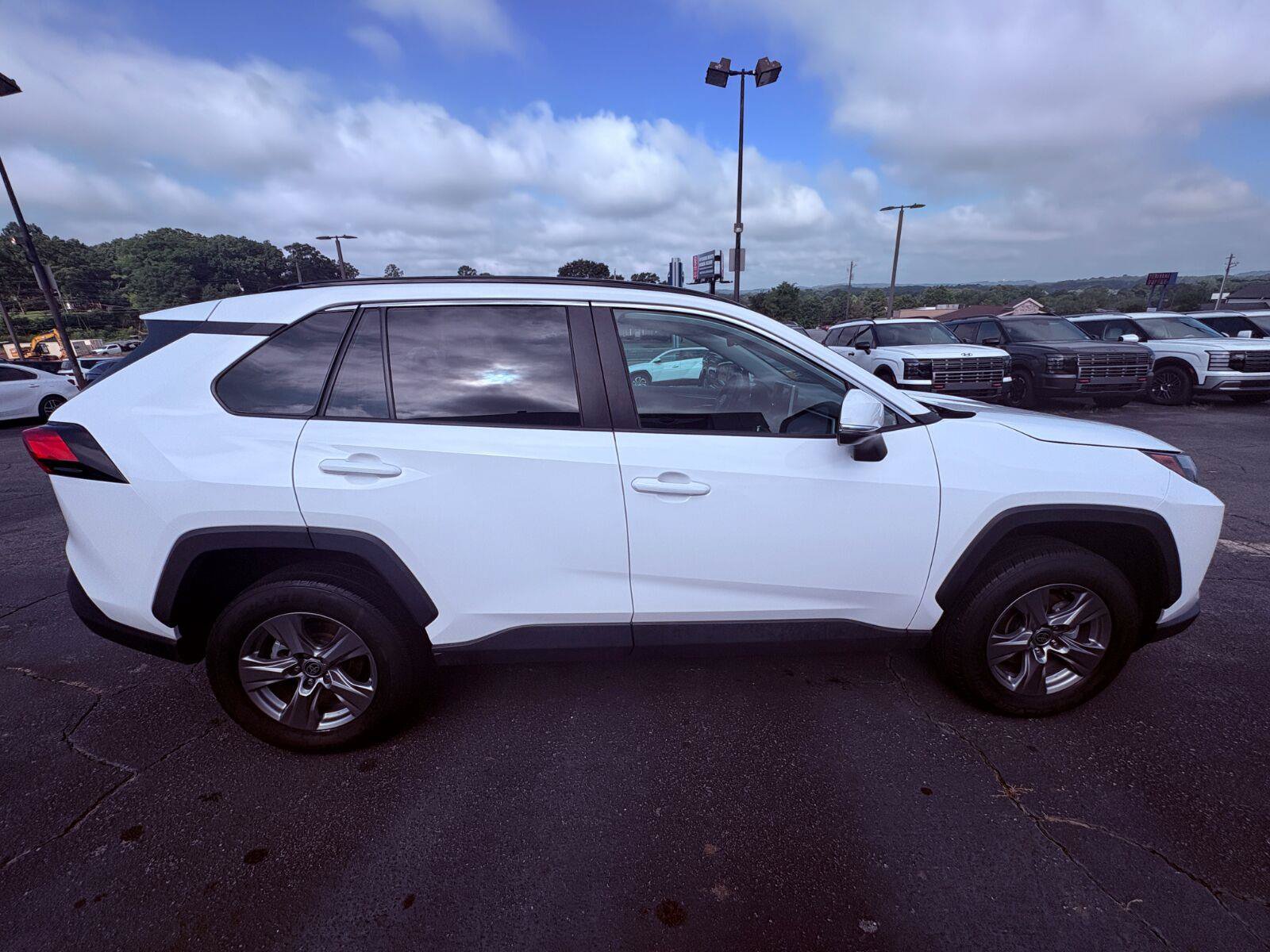 Used 2024 Toyota RAV4 XLE FWD image 5