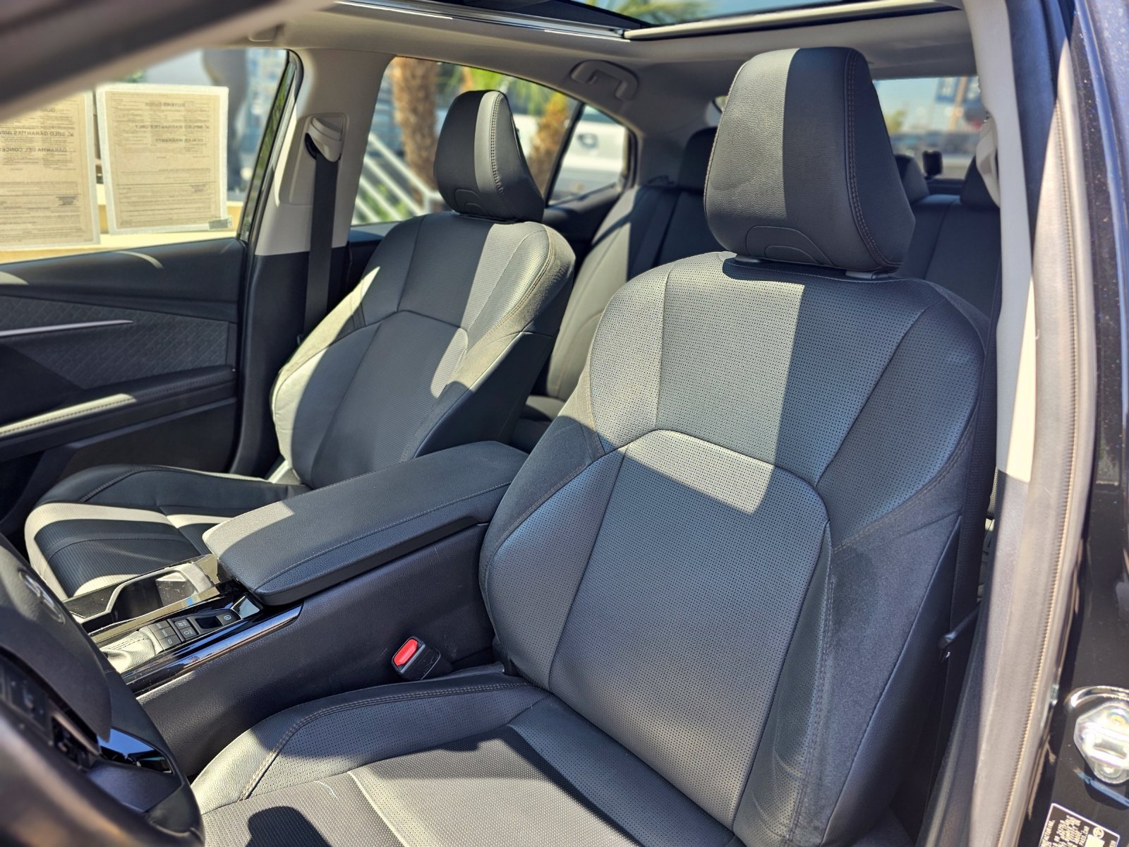 Used 2025 Toyota Camry XLE FWD image 24