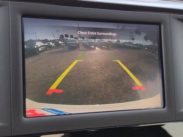 Used 2023 Chrysler Voyager LX FWD image 19