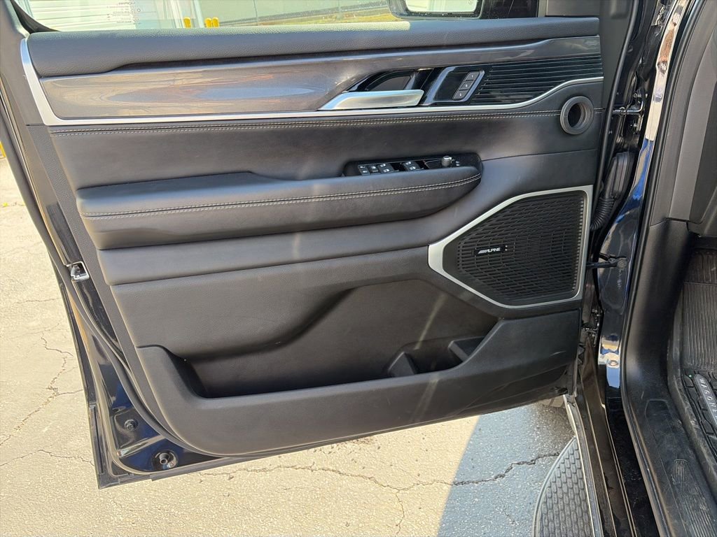 Used 2023 Jeep Wagoneer 4WD w/ Premium Group I image 14