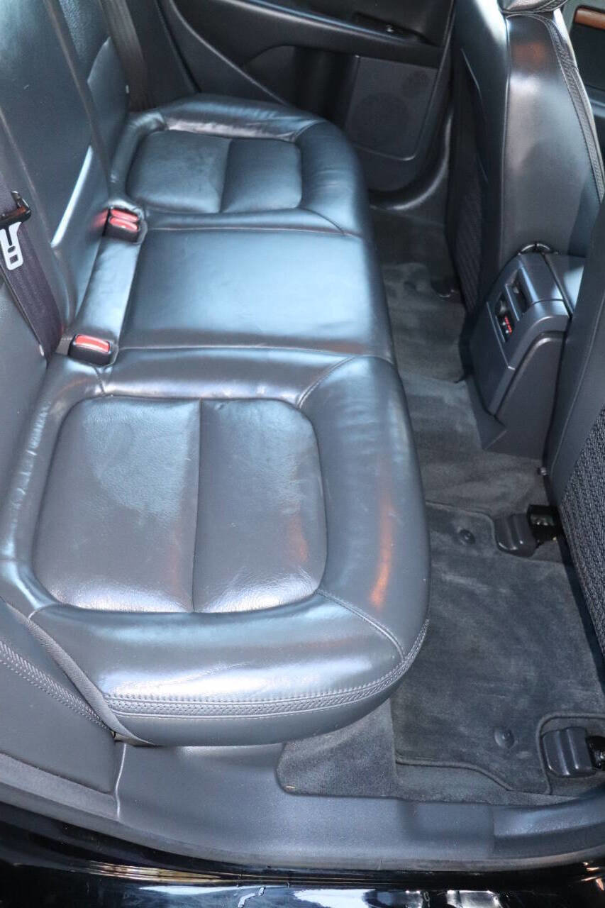 Used 2010 Volvo XC70 3.2 image 44