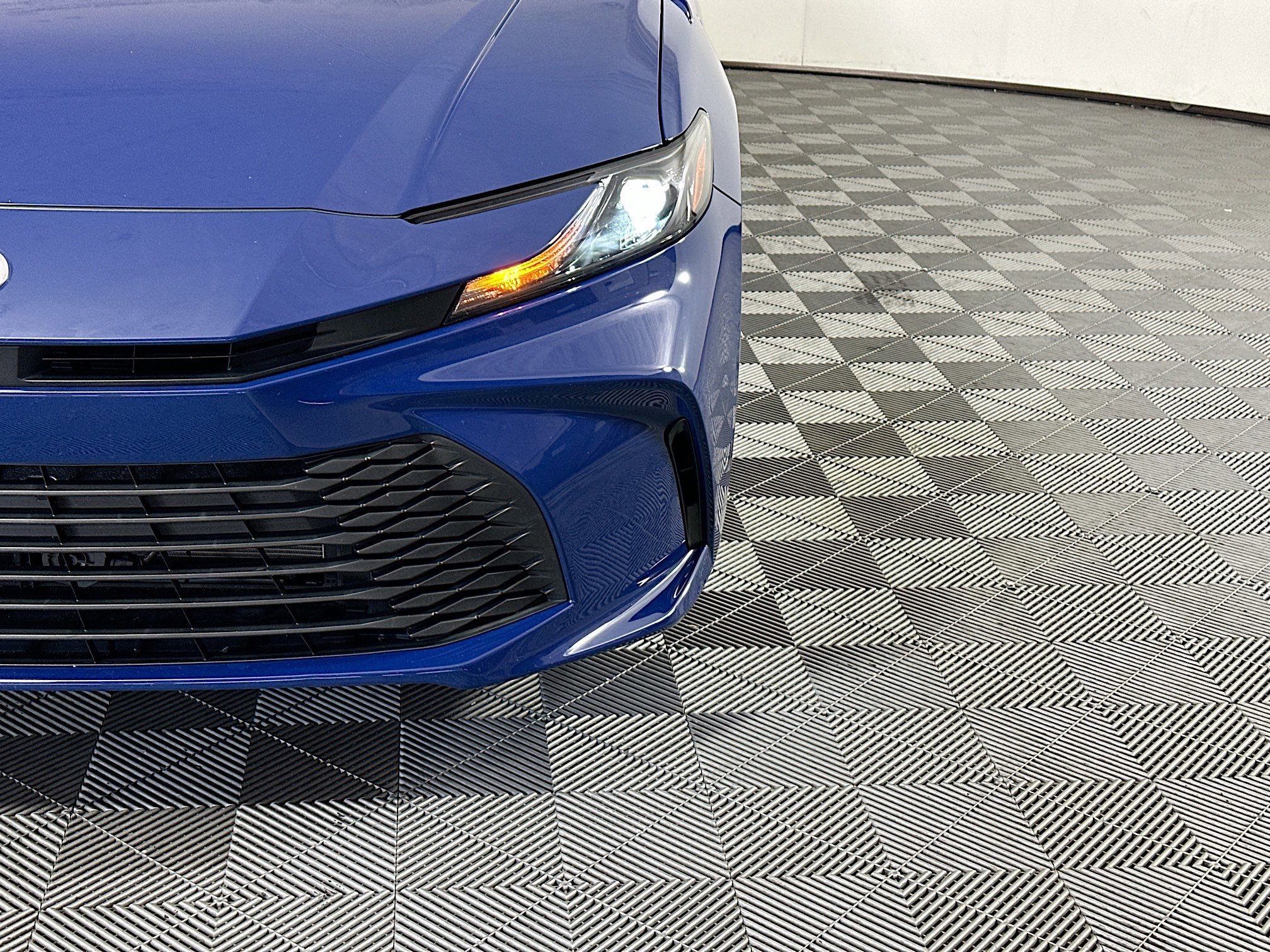 Used 2025 Toyota Camry LE image 9