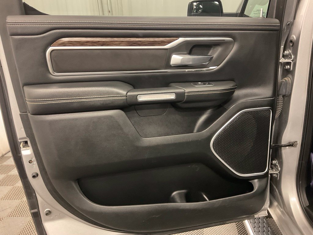 Used 2019 RAM 1500 Laramie AWD/4WD image 33