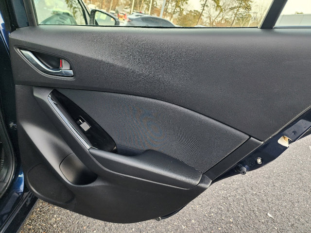 Used 2018 MAZDA MAZDA3 Sport image 30