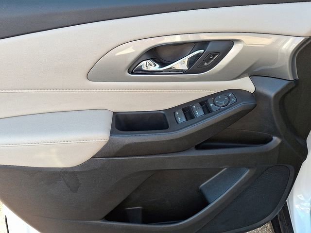 Used 2022 Chevrolet Traverse LS image 22