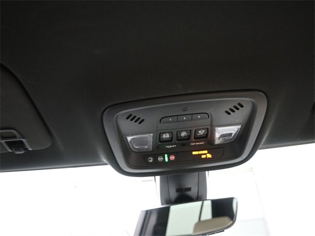 Used 2023 Chevrolet Traverse LT w/ LT Premium Package image 12