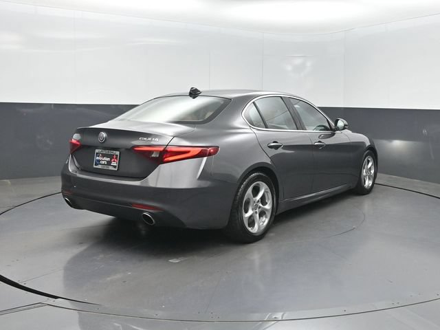 Used 2019 Alfa Romeo Giulia RWD image 34
