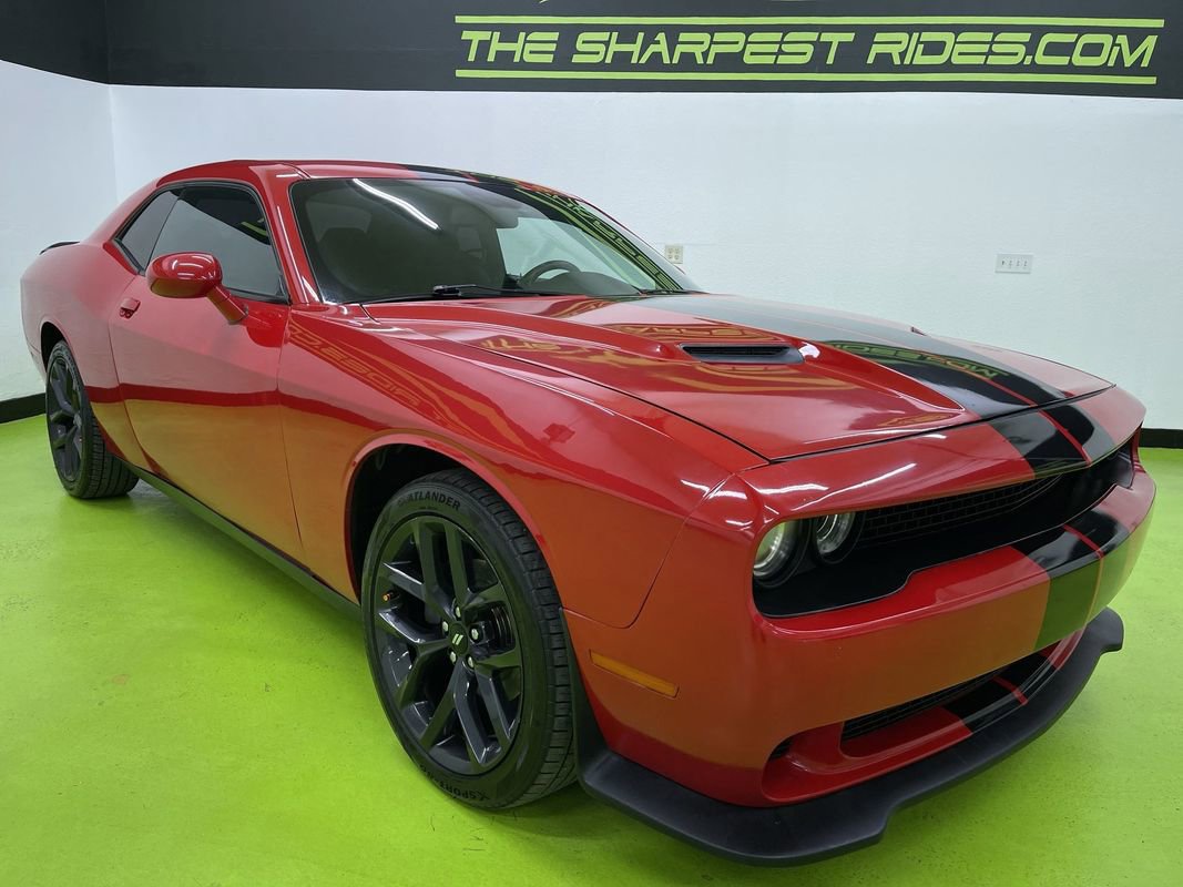 Used 2019 Dodge Challenger SXT w/ Blacktop Package image 2