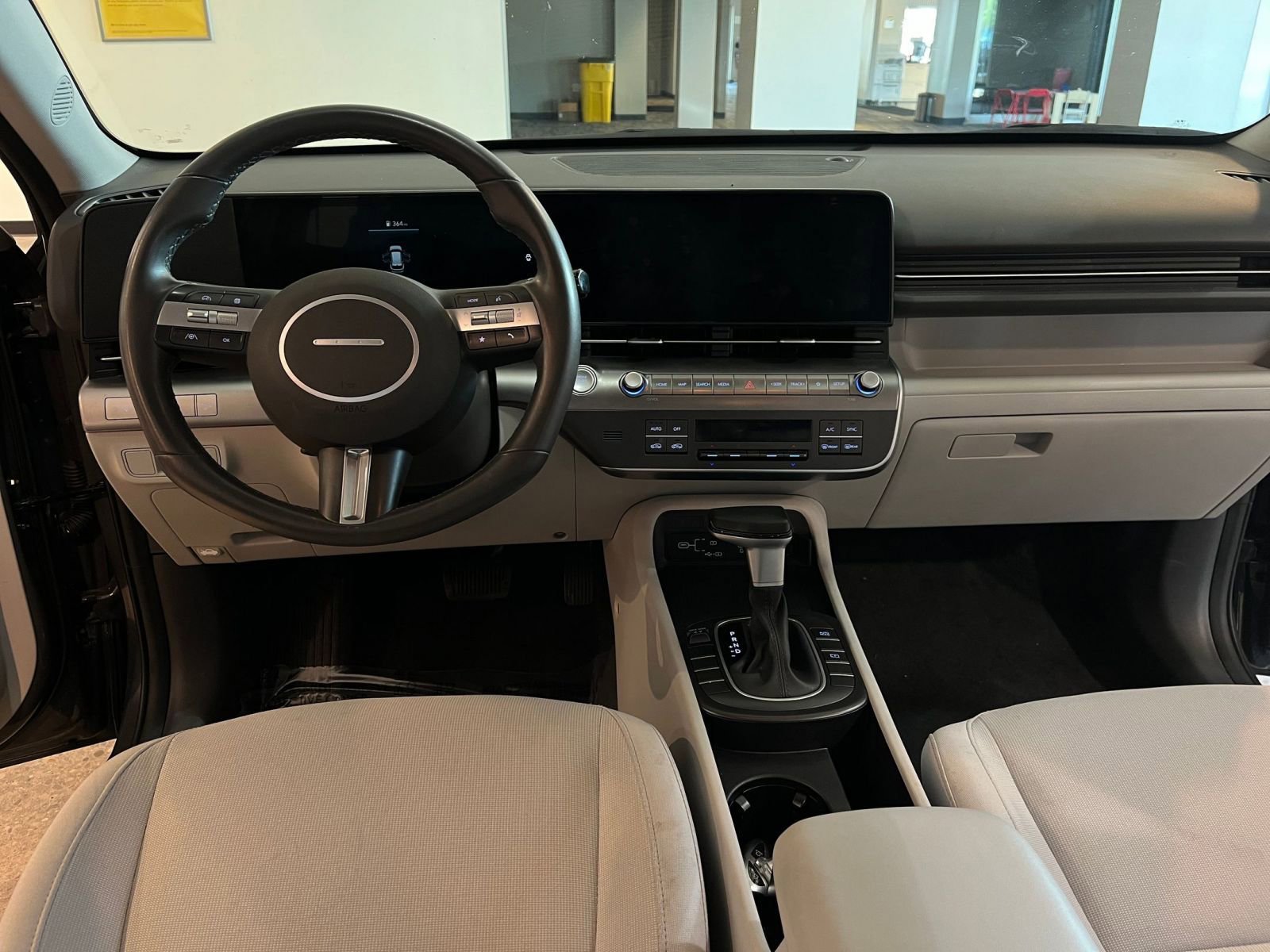 Used 2025 Hyundai Kona SEL FWD image 34