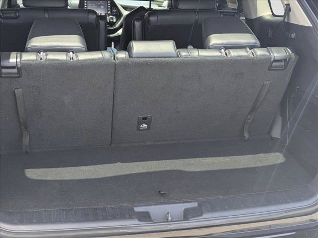 Used 2021 Toyota Highlander XLE FWD image 6