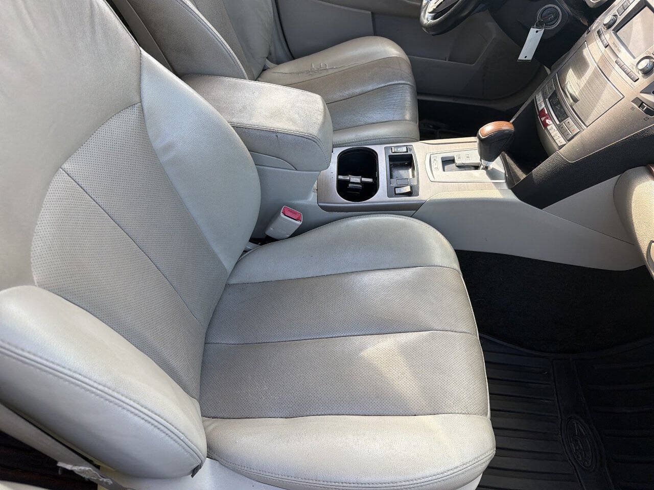Used 2013 Subaru Outback 2.5i Limited w/ Moonroof Pkg AWD/4WD image 11
