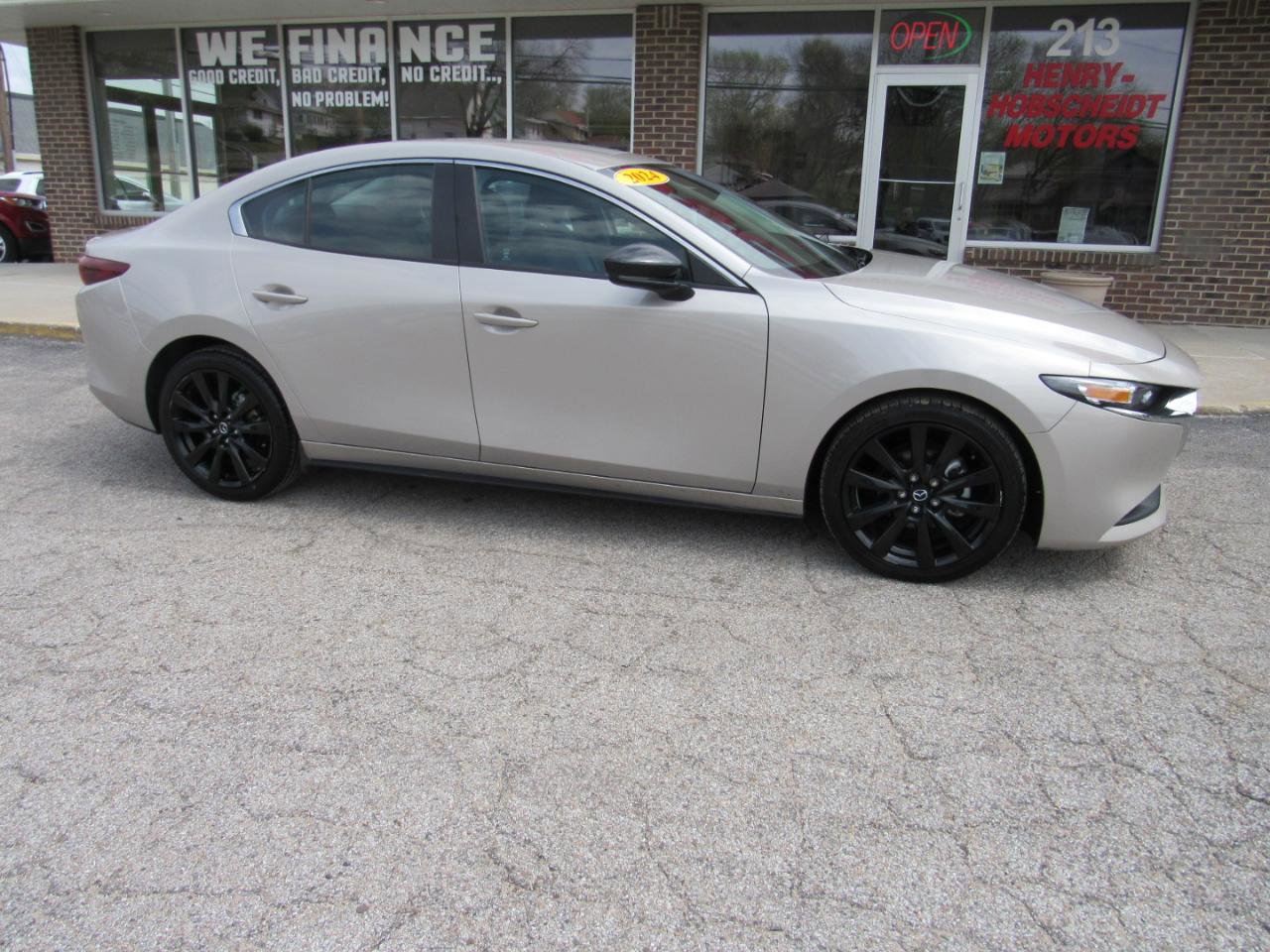 Used 2024 MAZDA MAZDA3 s FWD image 9