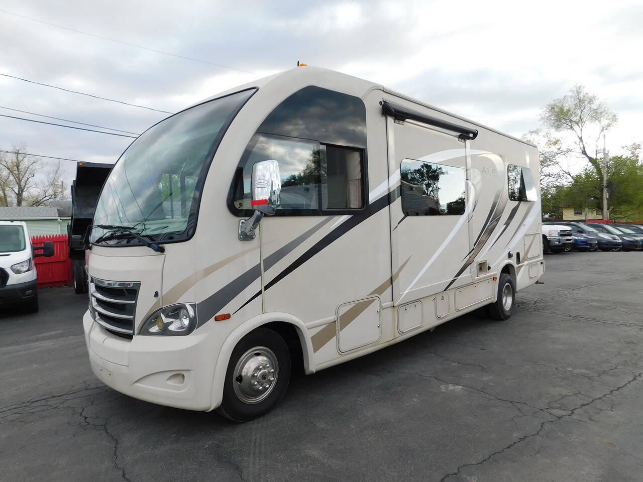 Used 2017 Ford E-450 and Econoline 450 Super Duty w/ A/C Prep Package RWD image 1