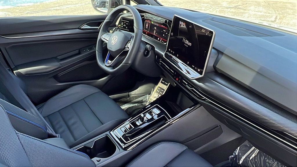 Used 2025 Volkswagen Golf R 2.0T image 13