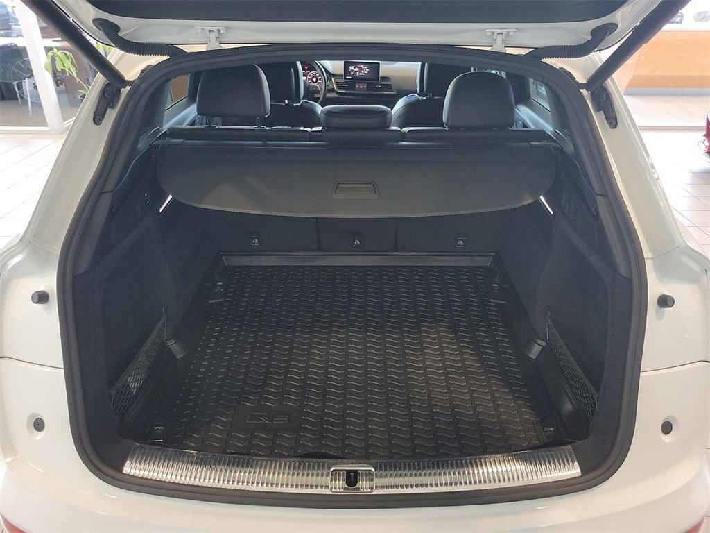 Used 2020 Audi SQ5 Prestige w/ Prestige Package image 26