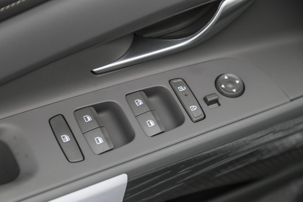 Certified 2026 Hyundai Elantra Sport FWD image 18