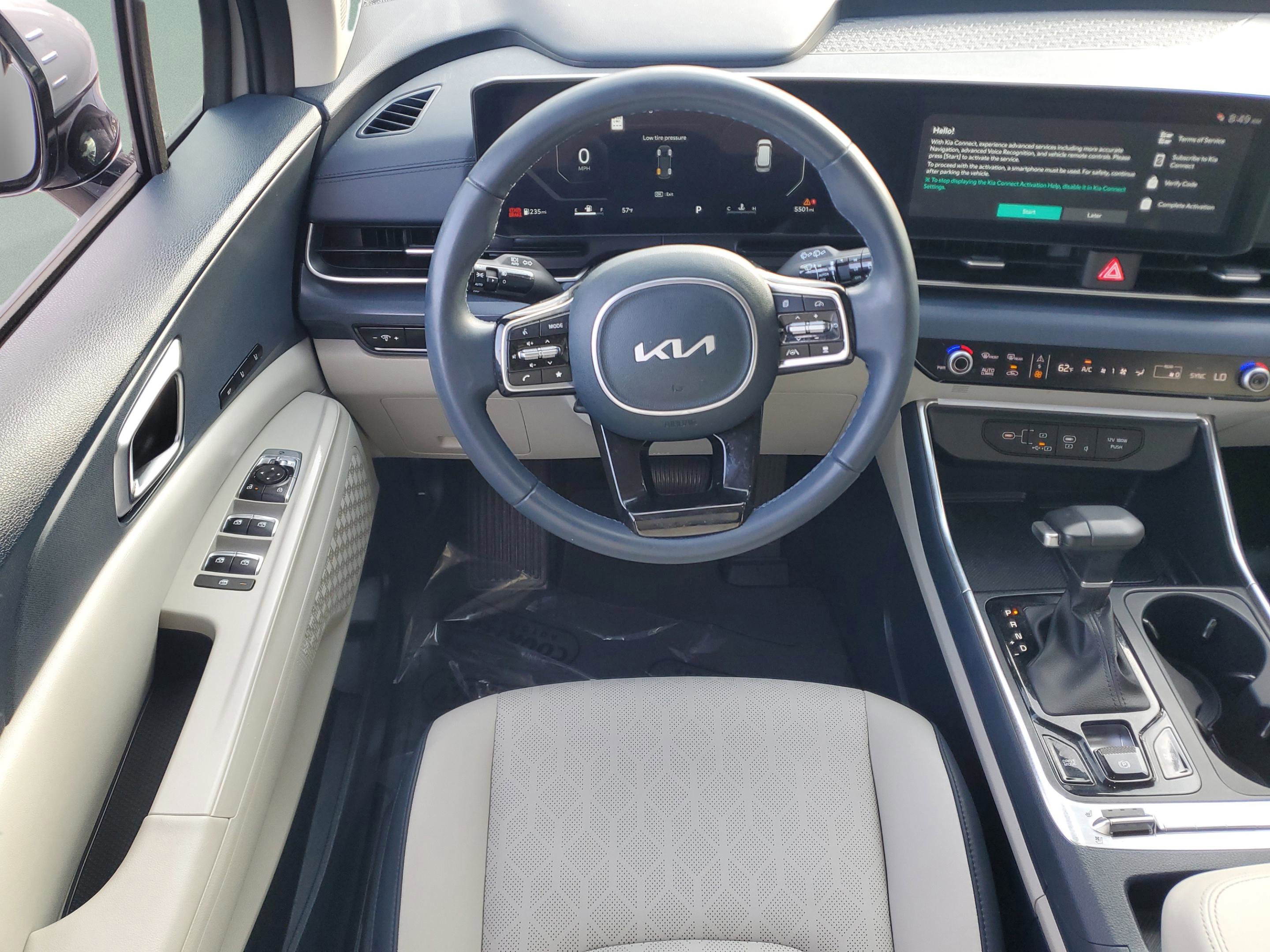 Certified 2025 Kia Carnival SX image 9