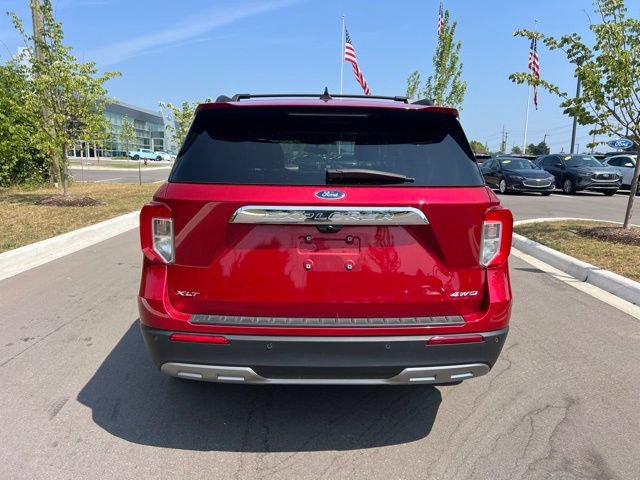 Used 2024 Ford Explorer XLT AWD/4WD image 6